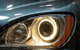 Restoring car headlight lens